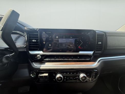 Certified 2026 GMC Sierra 1500 SLT AWD/4WD image 10