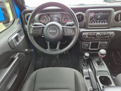 Used 2022 Jeep Gladiator Sport AWD/4WD image 25