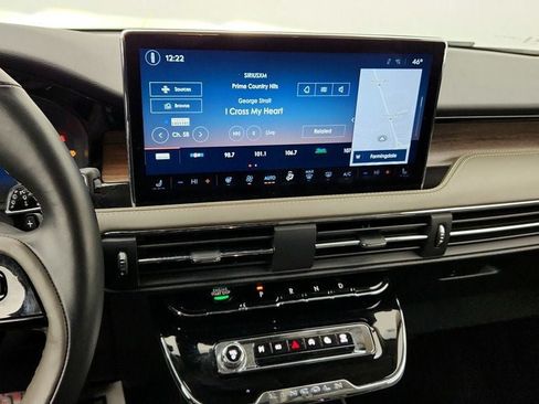 Used 2025 Lincoln Corsair Reserve AWD/4WD image 16