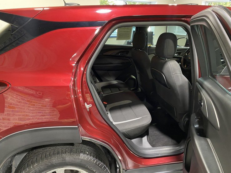 Used 2023 Chevrolet TrailBlazer LS FWD image 16