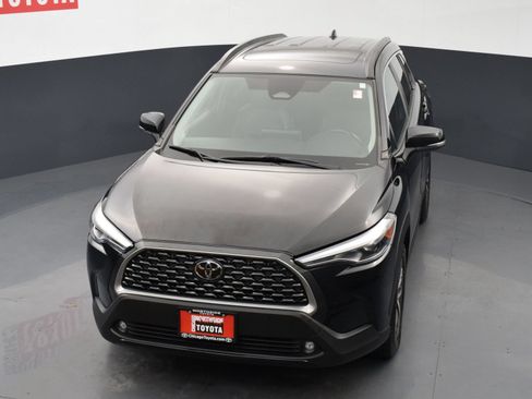 Used 2023 Toyota Corolla Cross XLE w/ Convenience Package AWD/4WD image 26
