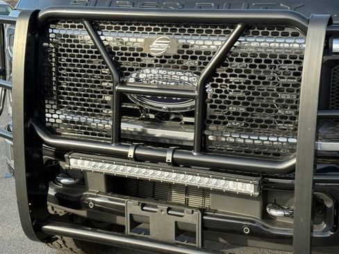 Used 2024 Ford F350 Platinum image 25