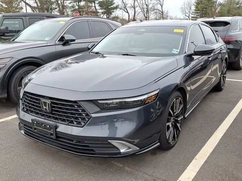 Used 2025 Honda Accord Touring image 5
