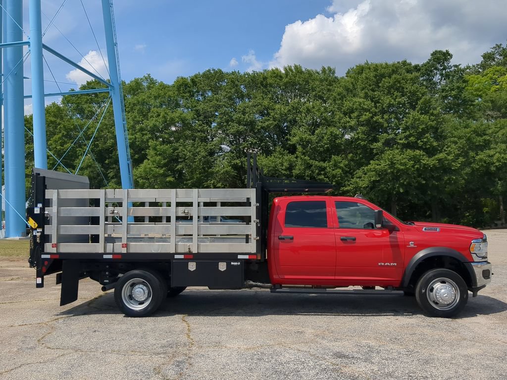 Used 2022 RAM 5500 Tradesman w/ Chrome Appearance Group RWD image 2
