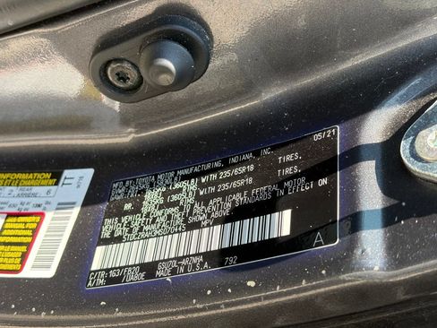 Used 2021 Toyota Highlander L FWD image 14