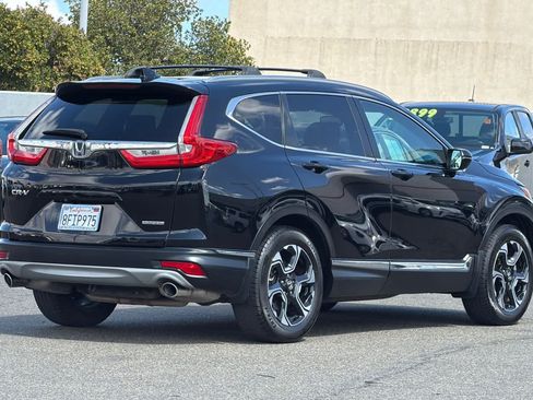 Used 2018 Honda CR-V Touring image 2