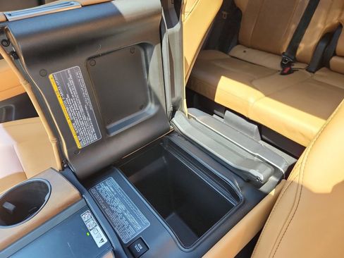 Used 2024 Lexus LX 600 4WD w/ Premium Package image 41