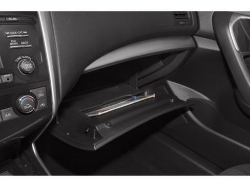 Used 2015 Nissan Altima 2.5 SV w/ Convenience Package image 16