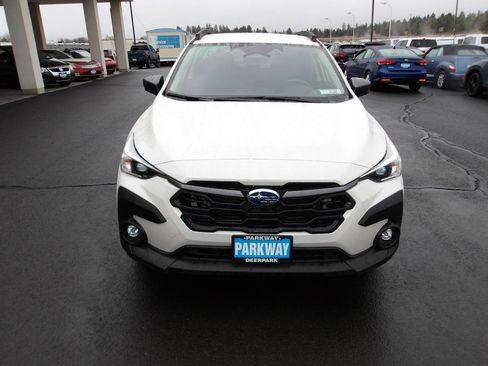 Used 2024 Subaru Crosstrek 2.0i Premium w/ Crosstrek Mirror Package AWD/4WD image 8