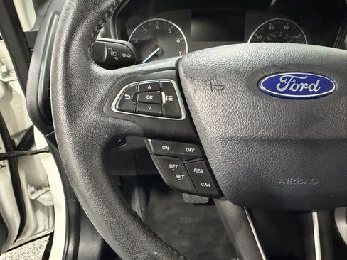 Used 2019 Ford EcoSport SE w/ SE Convenience Package image 16