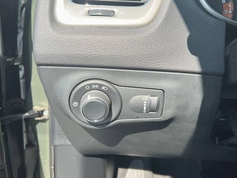 Used 2018 Jeep Compass Sport AWD/4WD image 15