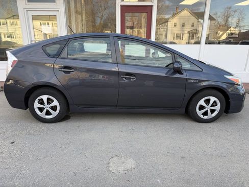 Used 2013 Toyota Prius Two image 2