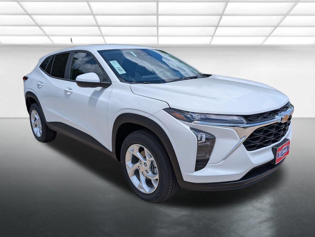 New 2026 Chevrolet Trax LS w/ LS Convenience Package FWD image 1