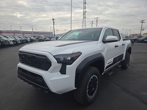 New 2026 Toyota Tacoma TRD Off-Road AWD/4WD image 3