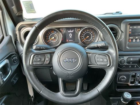 Used 2022 Jeep Gladiator Willys image 17