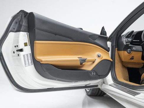 Used 2016 Ferrari 488 GTB Base image 16