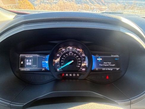 Used 2024 Ford Edge ST-Line w/ Class II Trailer Tow Package image 12