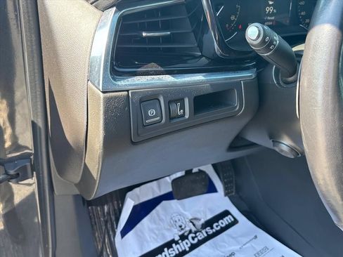 Used 2023 Cadillac XT6 Premium Luxury FWD image 9