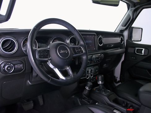 Used 2021 Jeep Wrangler Unlimited Sahara AWD/4WD image 12