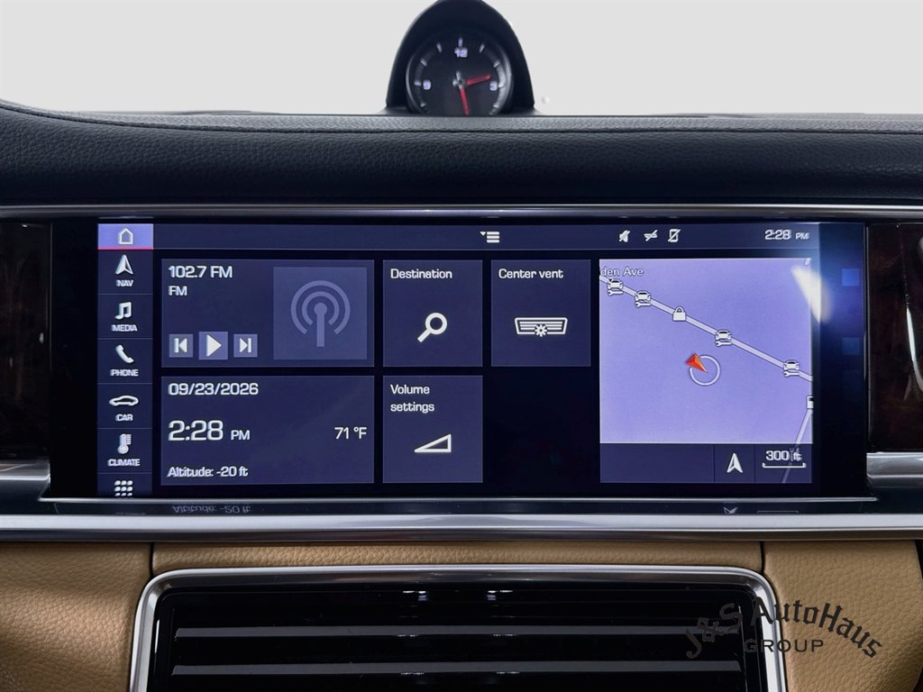 Used 2018 Porsche Panamera 4 AWD/4WD image 17