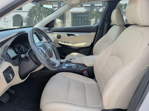 Used 2019 INFINITI QX50 Pure FWD image 11