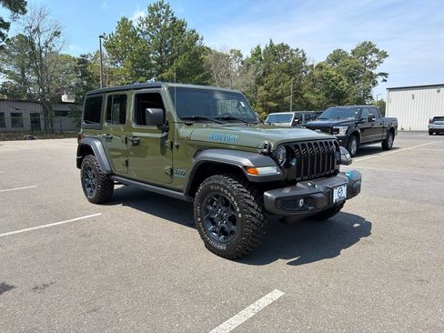 Used 2023 Jeep Wrangler Unlimited w/ Cold Weather Group AWD/4WD image 6