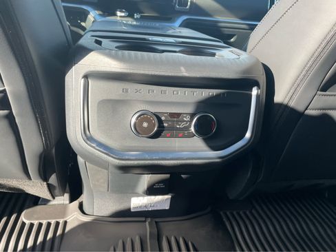 New 2025 Ford Expedition Max Platinum w/ Driver's Package image 36