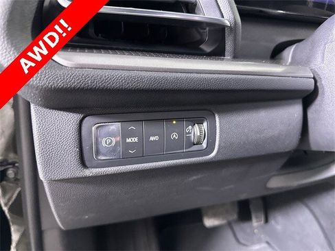 Used 2024 Chevrolet Traverse LT image 18