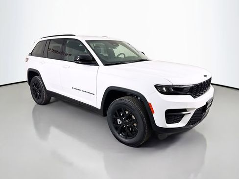 New 2025 Jeep Grand Cherokee Altitude image 1