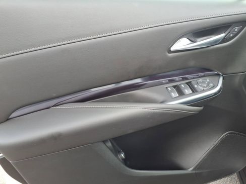 Certified 2023 Cadillac XT4 Luxury w/ Cold Weather Package FWD image 18
