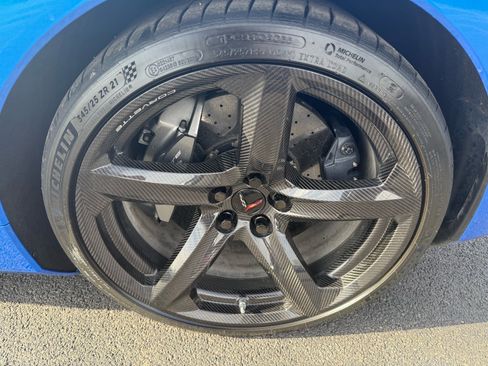 Used 2025 Chevrolet Corvette E-Ray w/ ZER Performance Package image 18