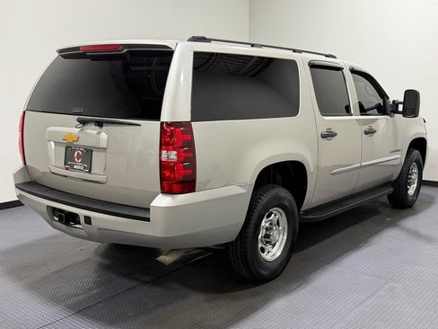 Used 2007 Chevrolet Suburban 2500 w/ Skid Plate Package AWD/4WD image 5