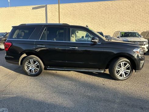 Used 2023 Ford Expedition Limited AWD/4WD image 3