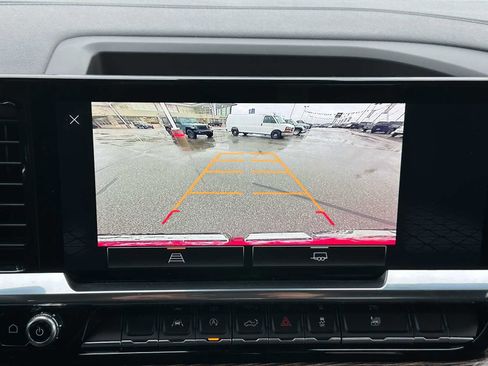 Used 2023 GMC Sierra 1500 Elevation image 28