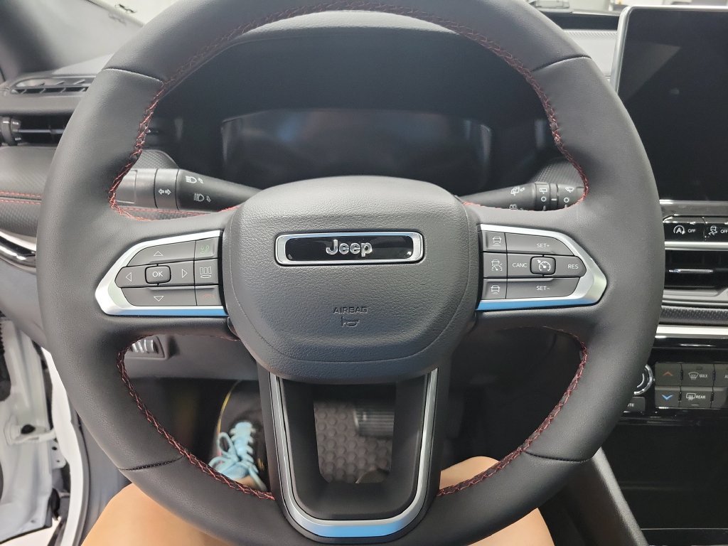 New 2026 Jeep Compass Trailhawk w/ Sun, Sound & Navigation Group AWD/4WD image 14