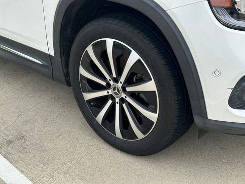 Used 2021 Mercedes-Benz GLB 250 image 3