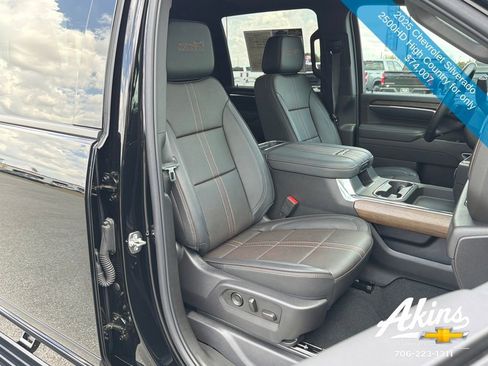 Used 2025 Chevrolet Silverado 2500 High Country w/ Midnight Edition image 21