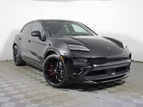 Certified 2025 Porsche Macan Turbo Electric image 9