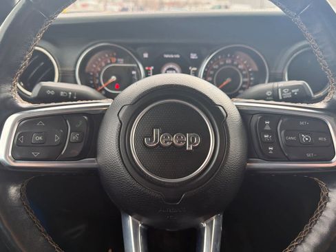 Used 2022 Jeep Gladiator Overland image 23