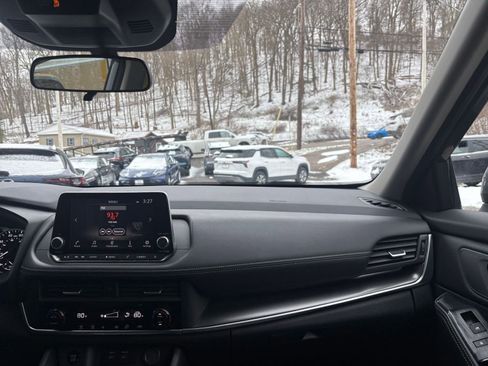 Used 2025 Nissan Rogue SV image 37