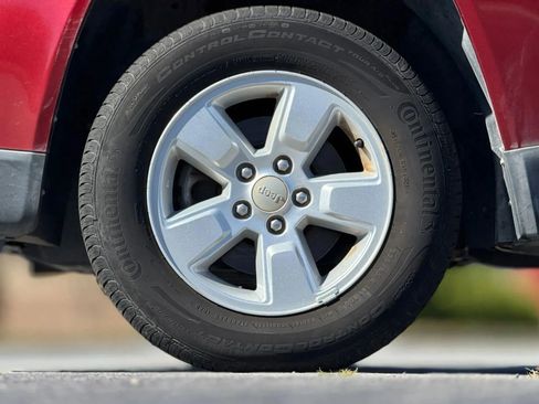 Used 2017 Jeep Compass Latitude image 27