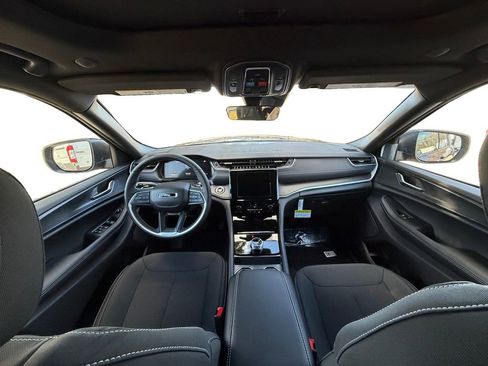 New 2025 Jeep Grand Cherokee Laredo X w/ Luxury Tech Group I image 20