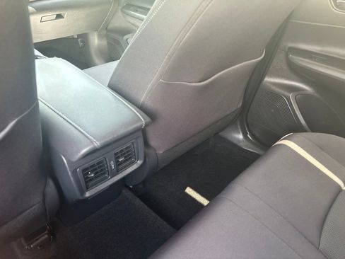Used 2023 Toyota Venza LE AWD/4WD image 26