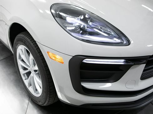 New 2026 Porsche Macan AWD/4WD image 12
