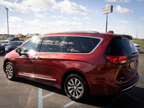 Used 2019 Chrysler Pacifica Touring-L Plus w/ Advanced Safetytec Group image 24