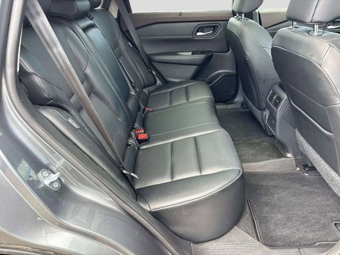 Used 2023 Nissan Rogue SV w/ SV Premium B Package image 15