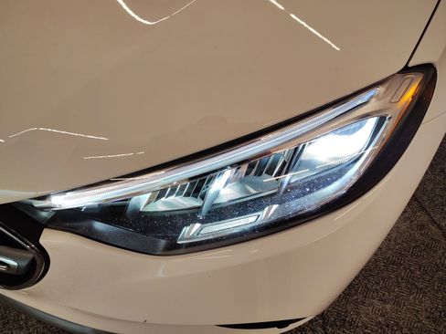 Used 2025 Mercedes-Benz GLC 300 image 11