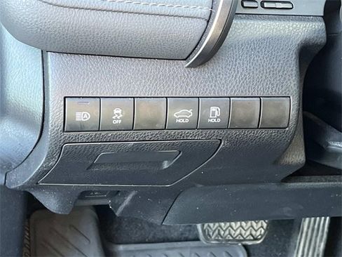 Used 2021 Toyota Camry XLE image 27
