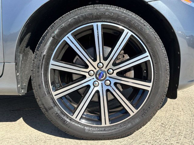 Used 2017 Volvo XC60 T6 Inscription w/ Advanced Package AWD/4WD image 10