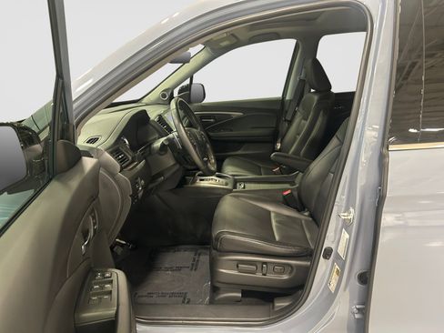 Used 2023 Honda Ridgeline RTL-E image 12